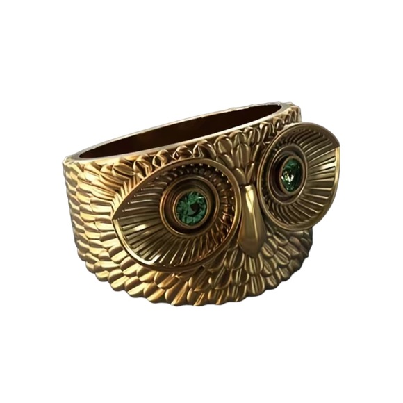 Gold Owl Face Ring with Green Jeweled Eyes - Picture 6 of 8